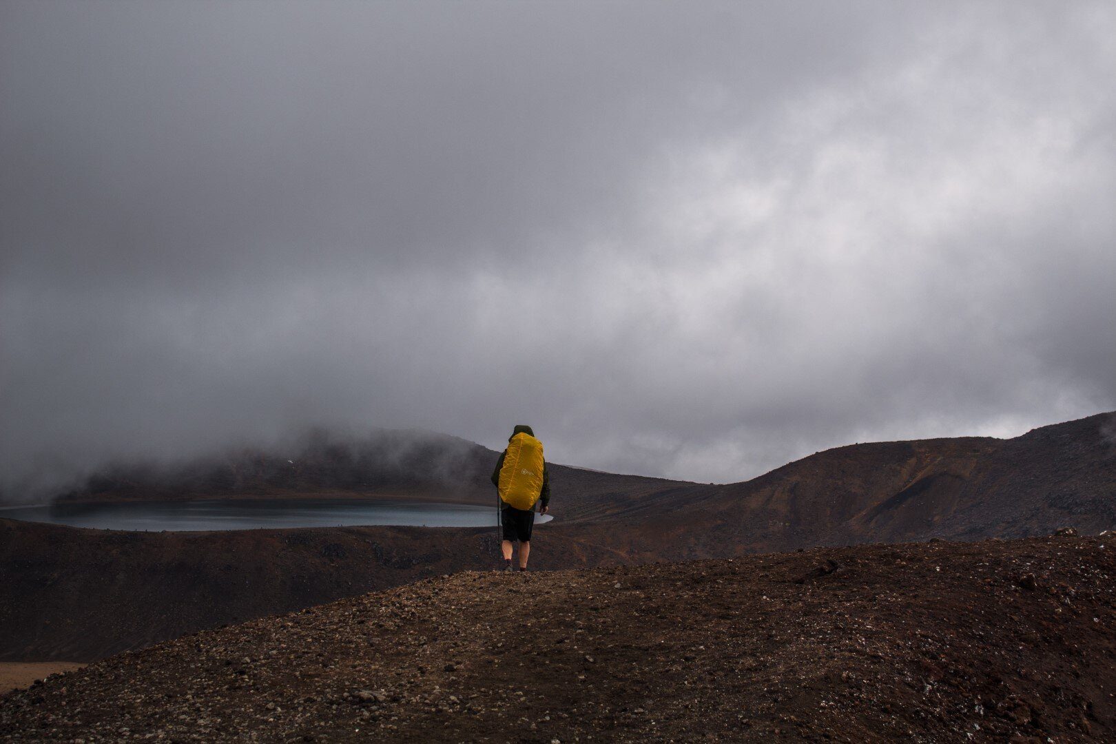  Day 1: Walking over the pass, through the fog 